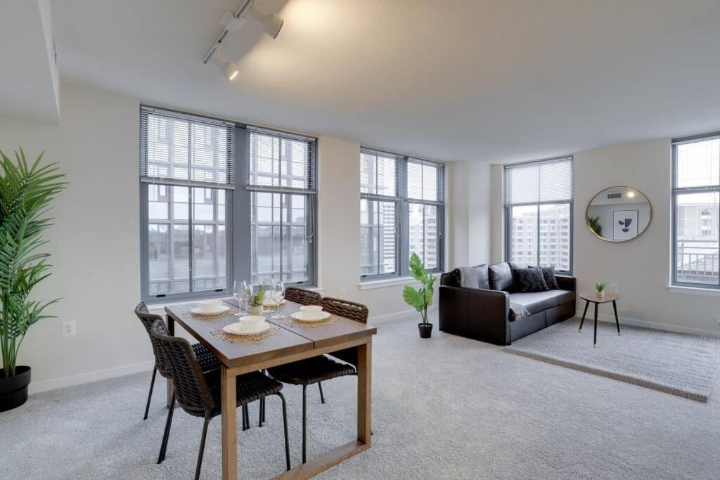 Prime Location Retreat Close To Dc And Metro アーリントン エクステリア 写真